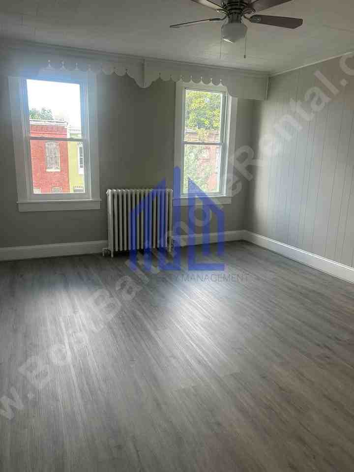 1913 Walbrook Ave - Photo 2 of 13