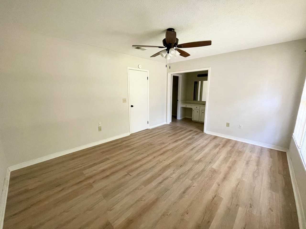 526 Olympic Dr - Photo 7 of 12