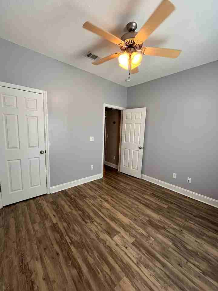 4141 Barrington Dr - Photo 4 of 15