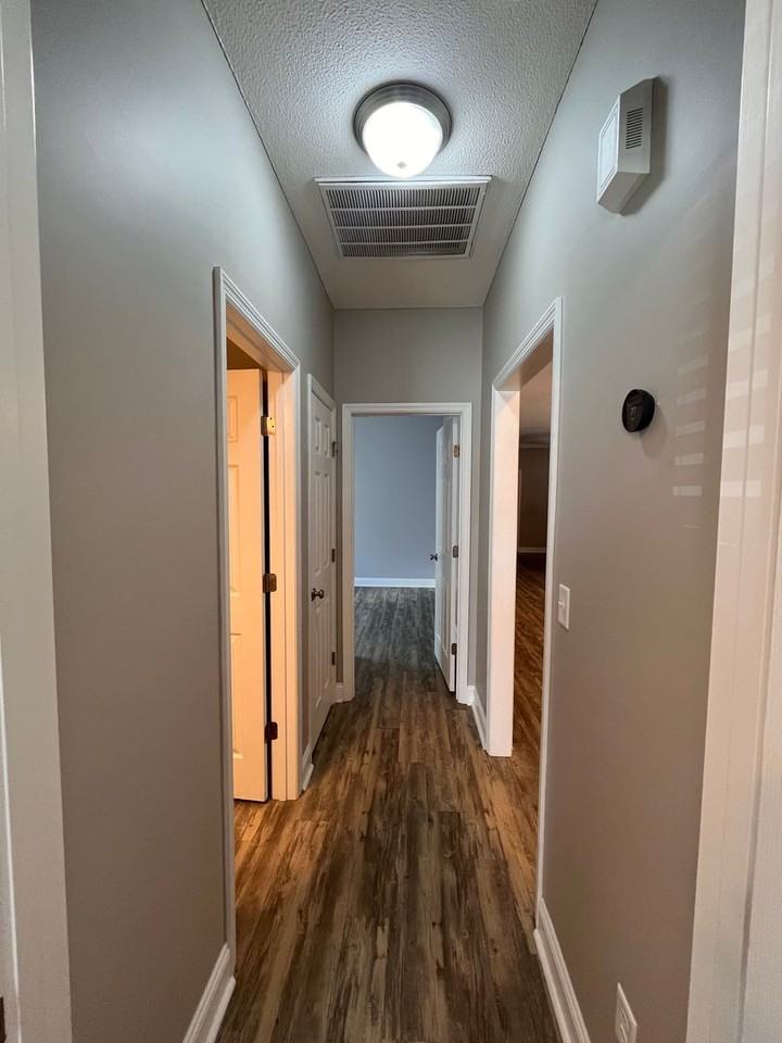 4141 Barrington Dr - Photo 5 of 15