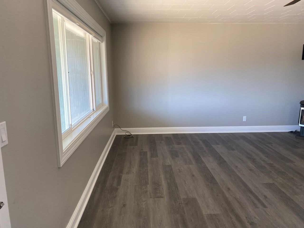 1272 Nw Markuson Dr - Photo 4 of 39