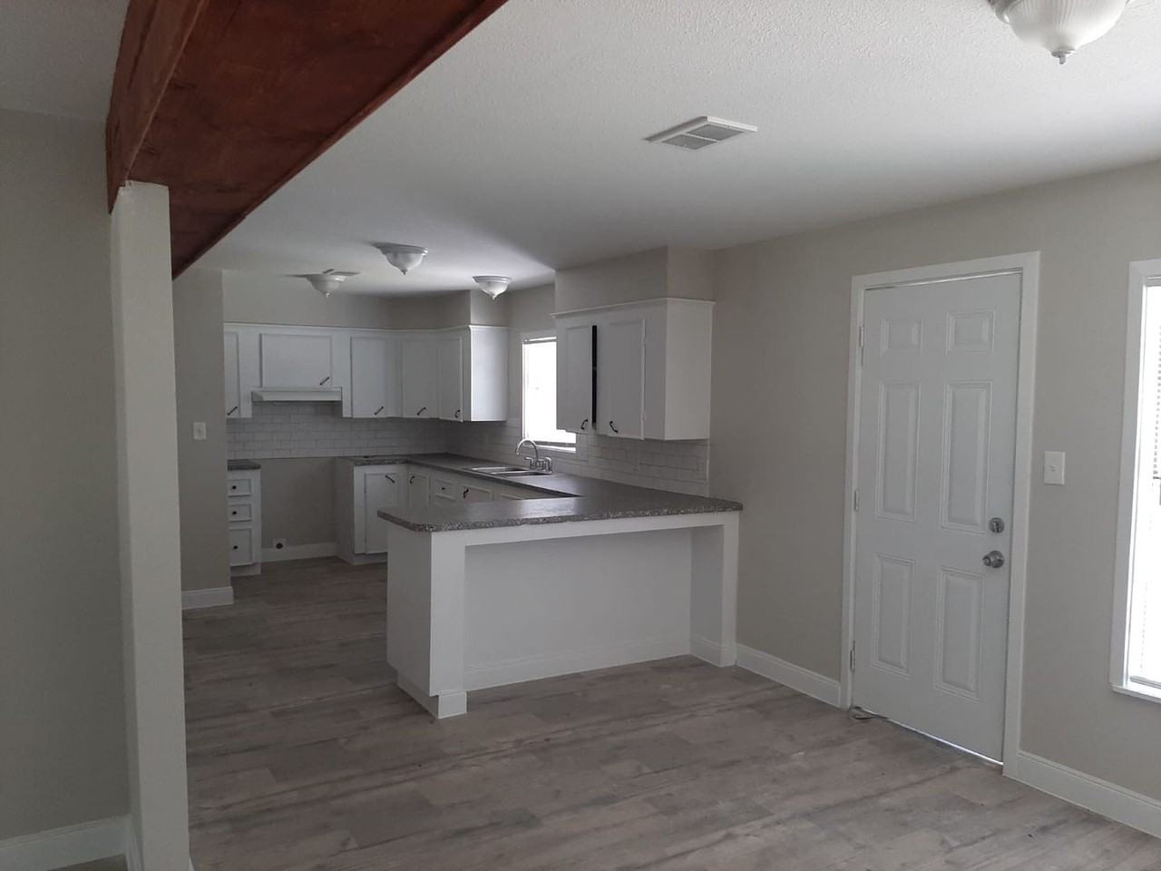 425 Cornell Rd - Photo 2 of 10