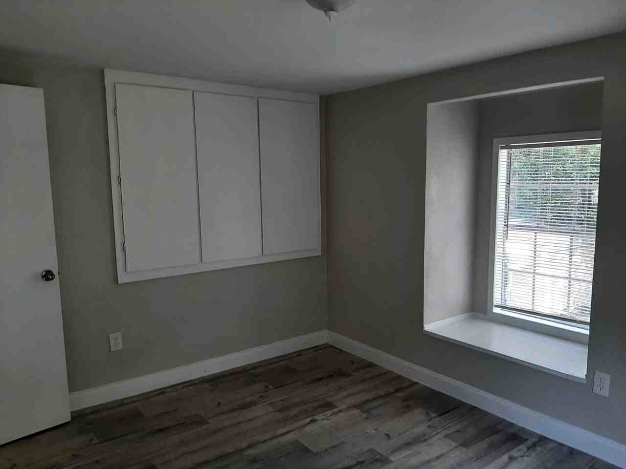 425 Cornell Rd - Photo 4 of 10