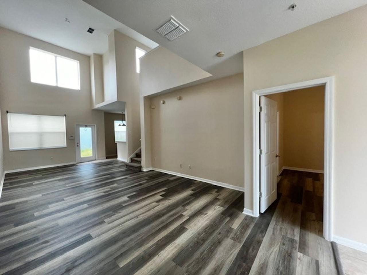 10210 Vickers Ridge Dr - Photo 7 of 50