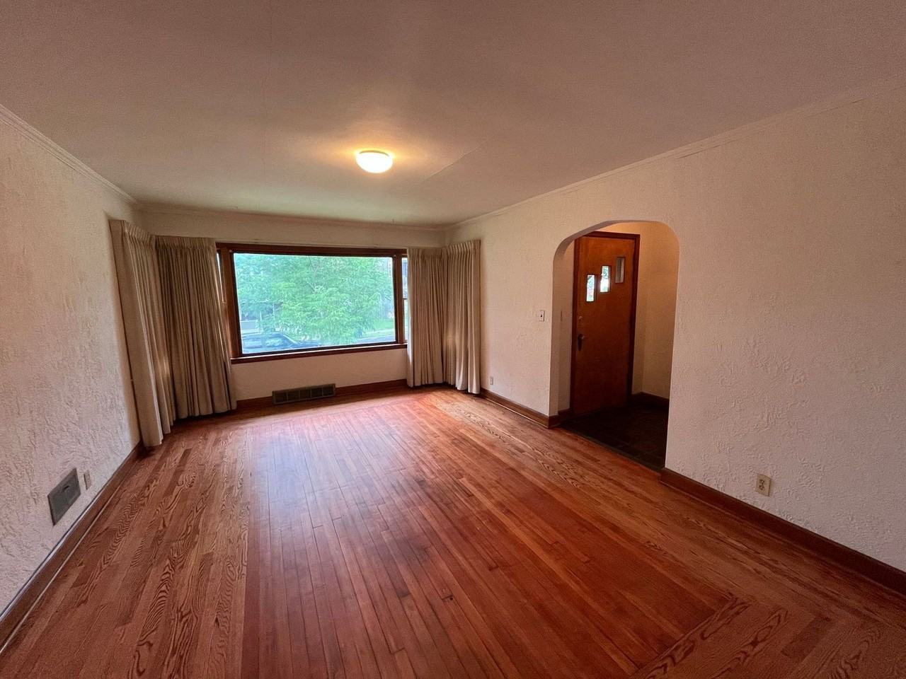 1011 Steuben St - Photo 2 of 20