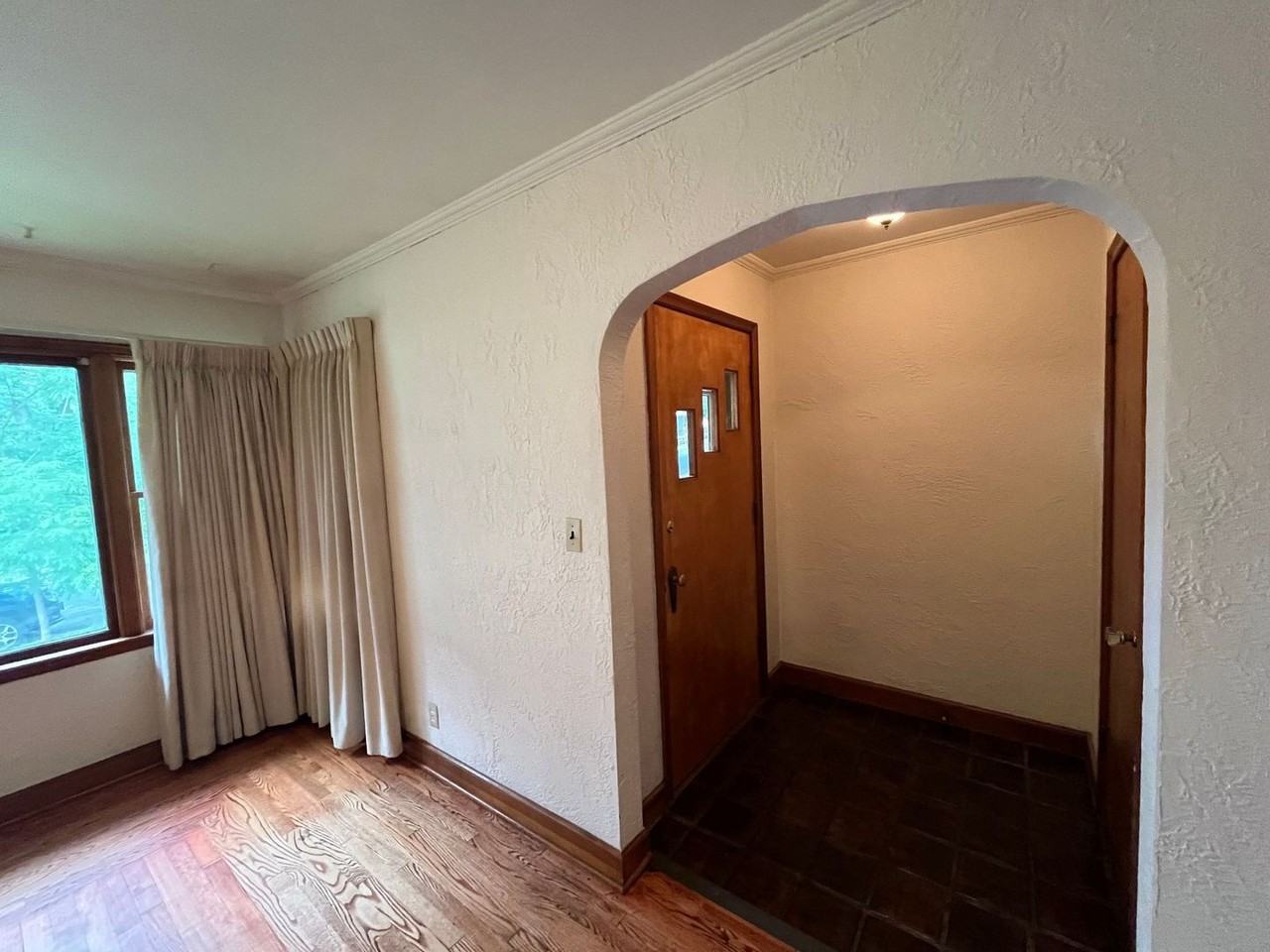 1011 Steuben St - Photo 4 of 20