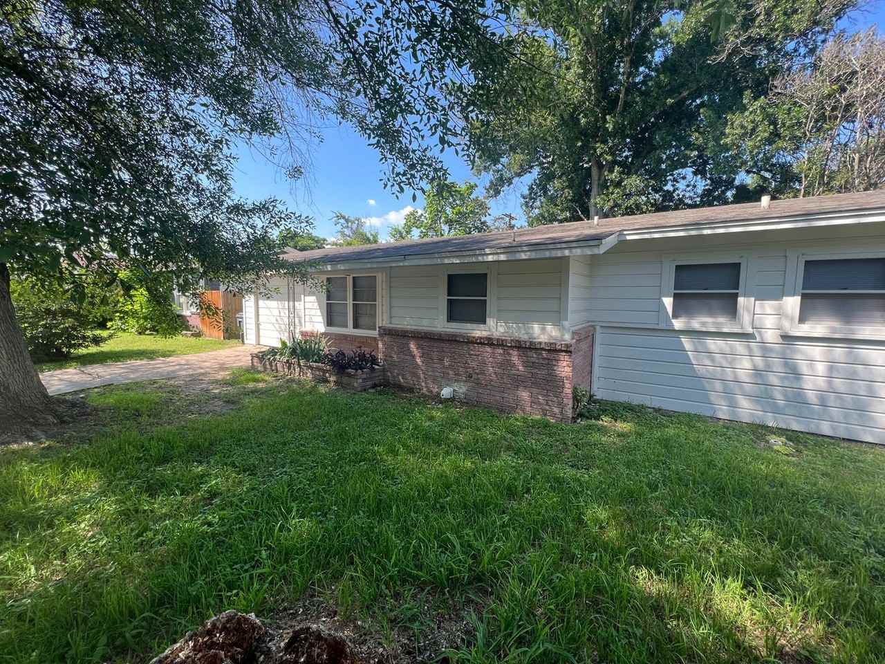 2506 S 26th St - Photo 2 of 13