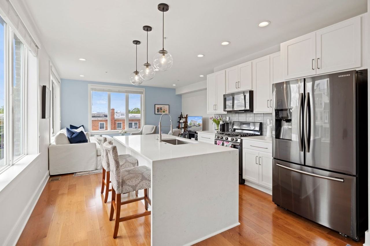 800 21st Street Northeast - Photo 2 of 35