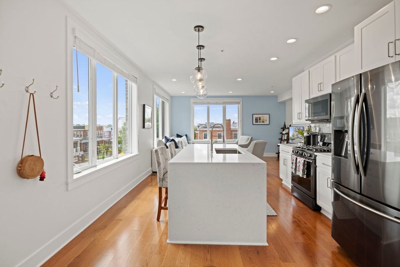 800 21st Street Northeast - Photo 4 of 35