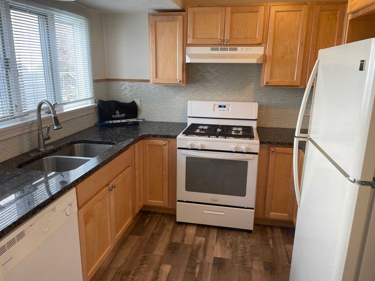 54 Arbor Dr - Photo 2 of 17