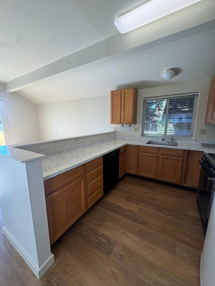 225 S Church St - Photo 7 of 15