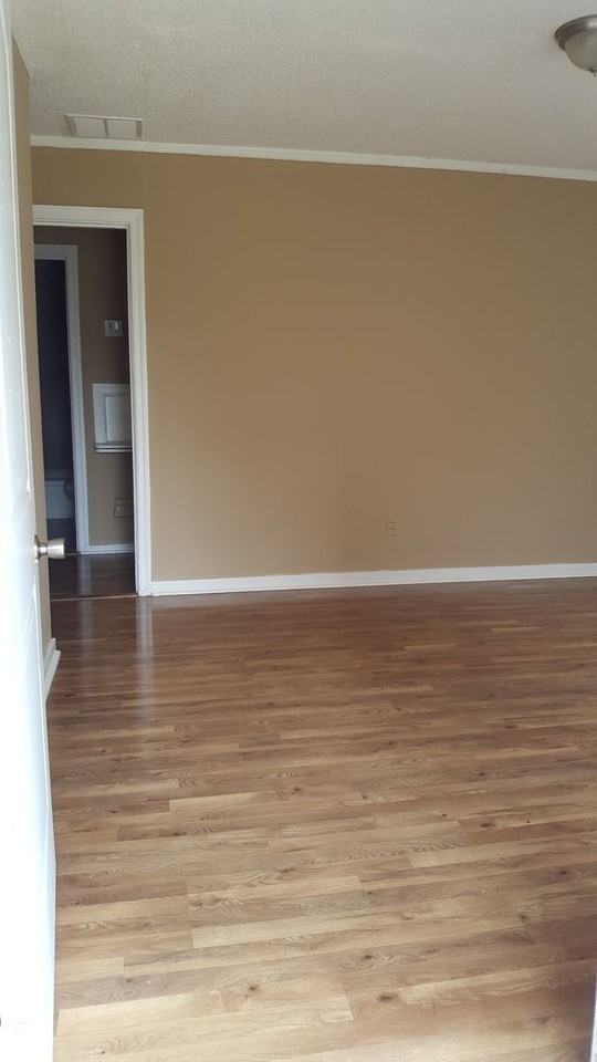 1390 Grand St - Photo 4 of 24