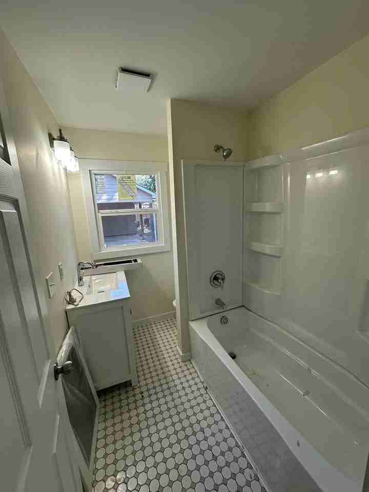 150 N 11th St - Photo 3 of 9