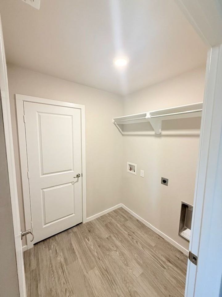 9716 Trenton Ave - Photo 3 of 10