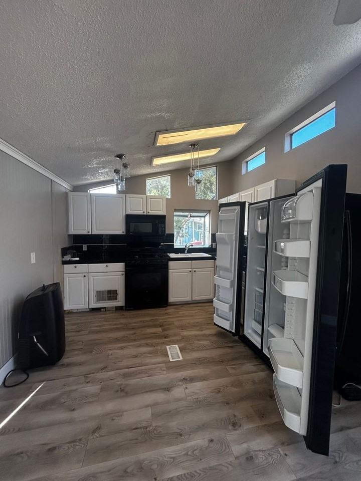 687 W Brannan Island Rd - Photo 2 of 9