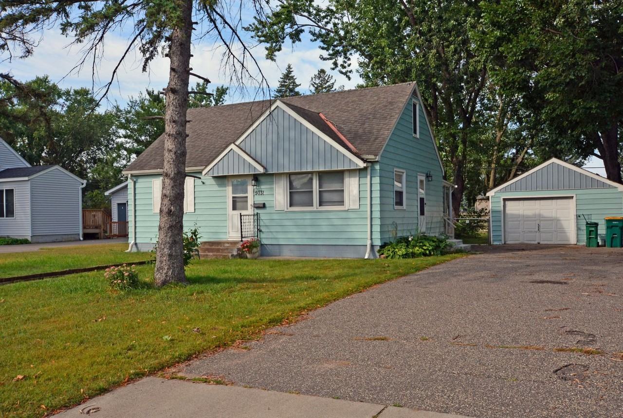 5031 Drew Ave N - Photo 4 of 26