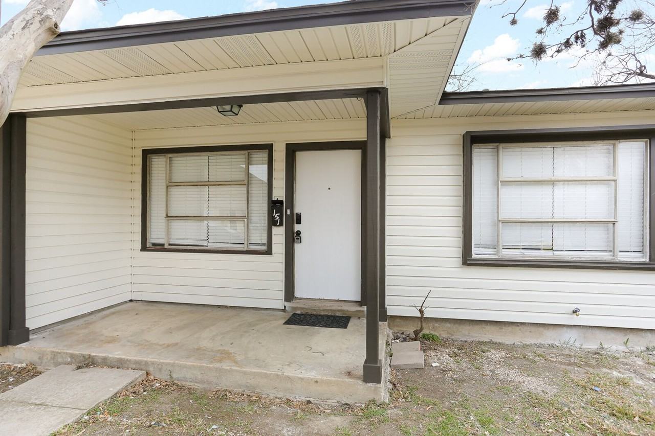 151 Pilgrim Dr - Photo 6 of 26