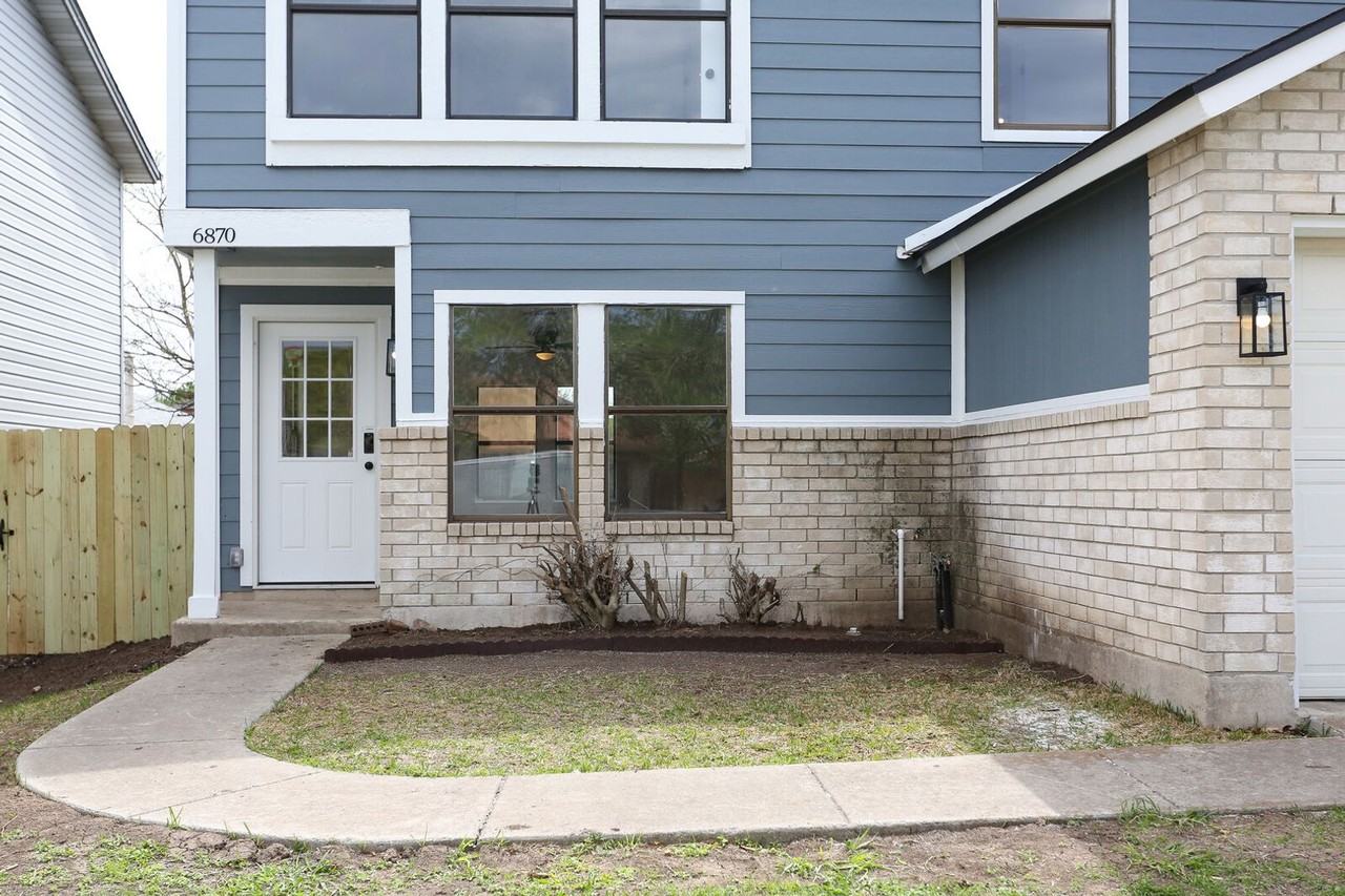 6870 Flaming Ridge Dr - Photo 4 of 33