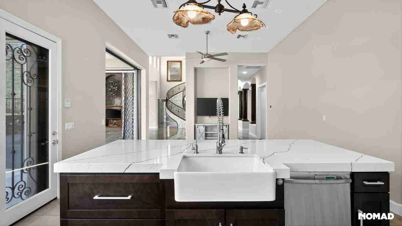 11908 E Desert Trail Rd - Photo 3 of 31