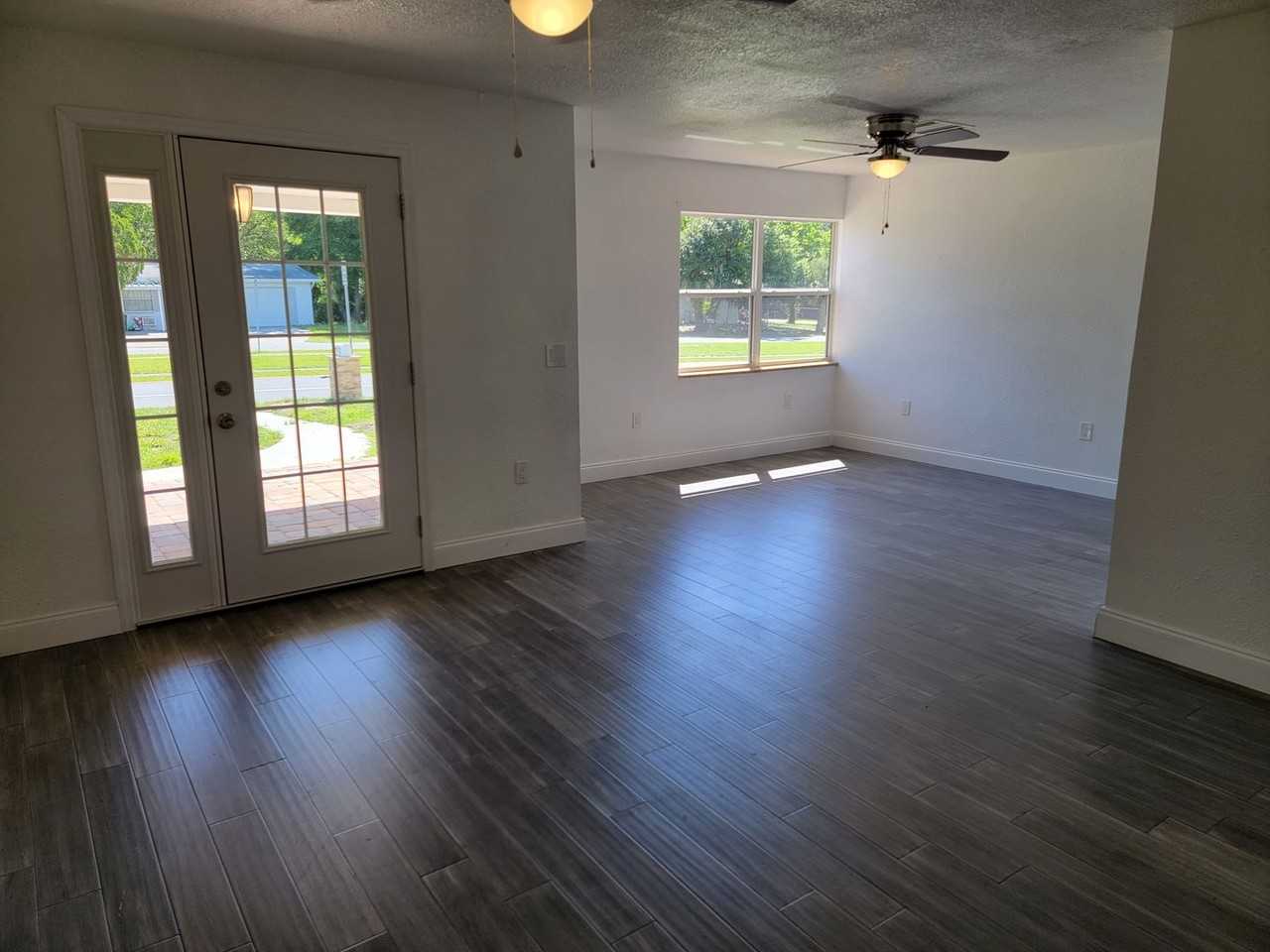 23 Beverly Hills Blvd - Photo 2 of 15