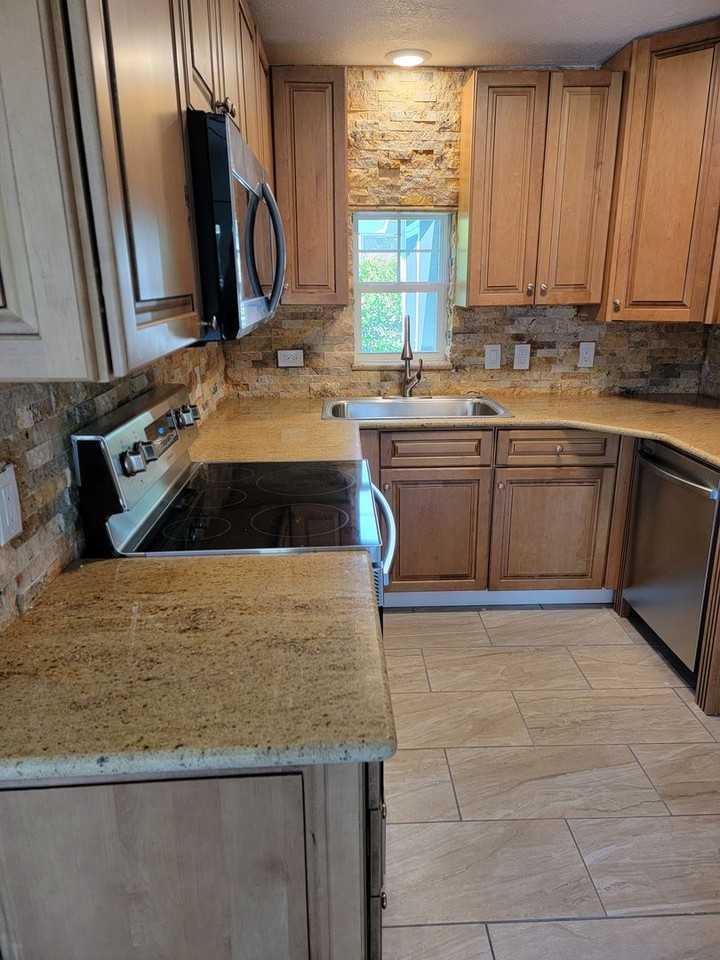 23 Beverly Hills Blvd - Photo 5 of 15