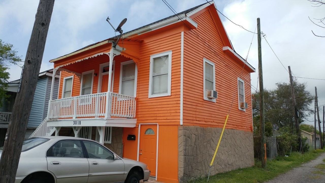 3018 Avenue M - Photo 2 of 4
