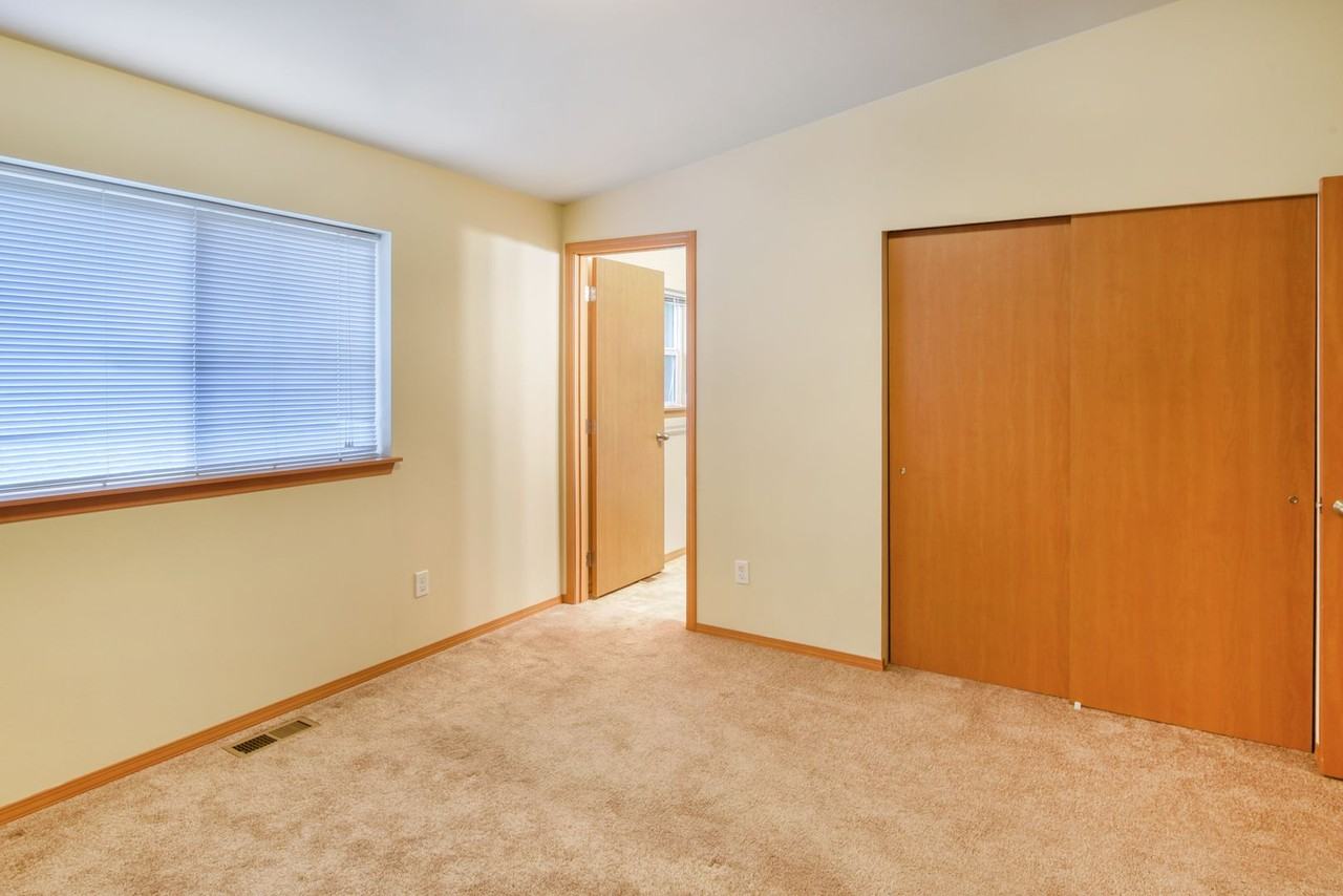 101 Ne Albion St - Photo 2 of 23