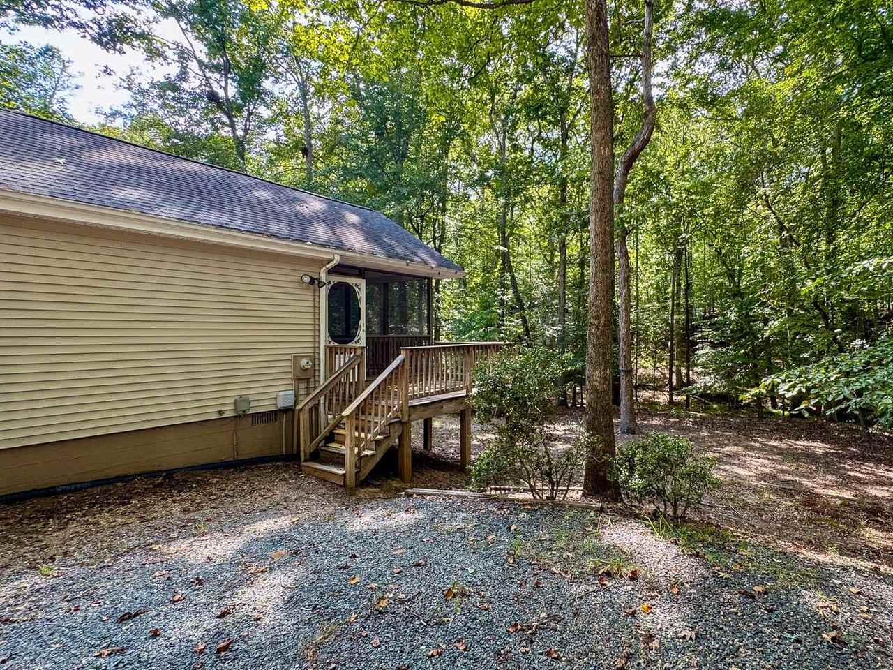 22 Wildwood Dr #3 - Photo 2 of 13