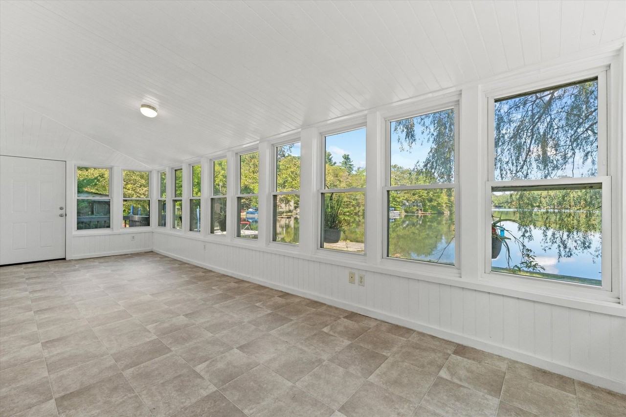 280 Groton Rd - Photo 6 of 24