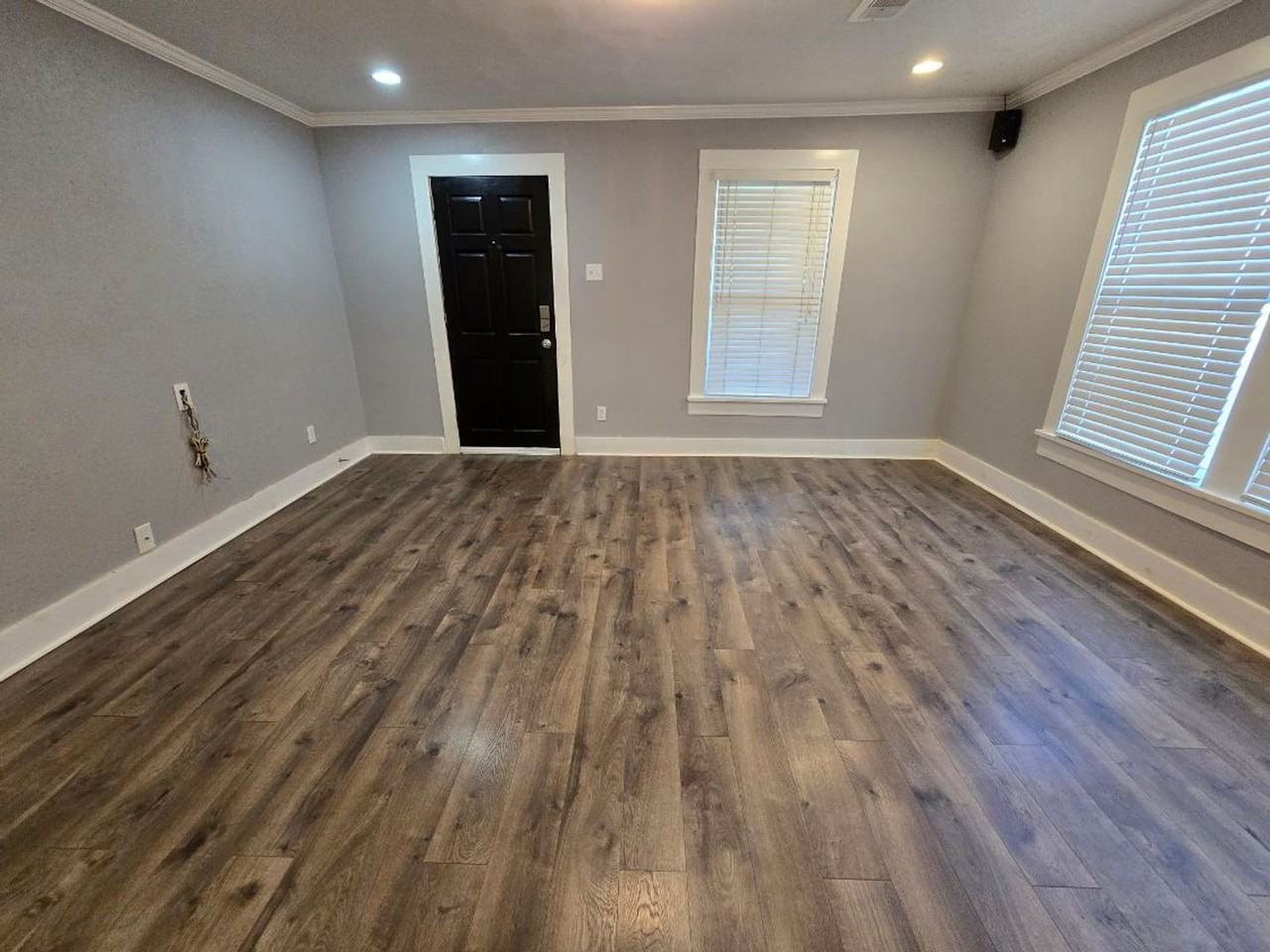 611 N Pierce St - Photo 2 of 13