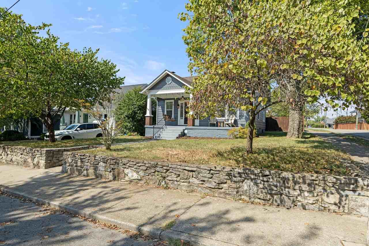 1711 Fatherland St - Photo 3 of 40