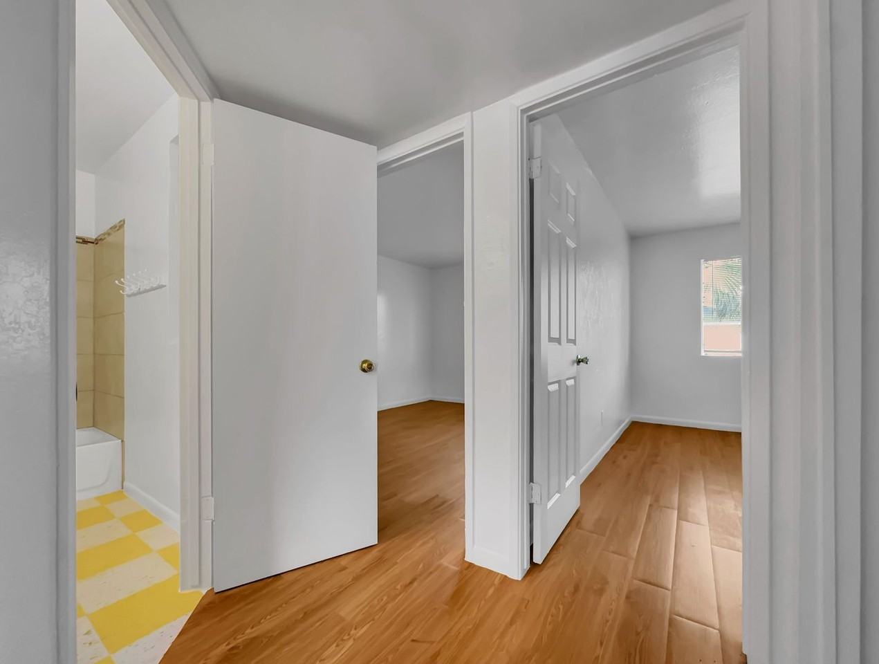 2905 E Monroe St #2 - Photo 5 of 20