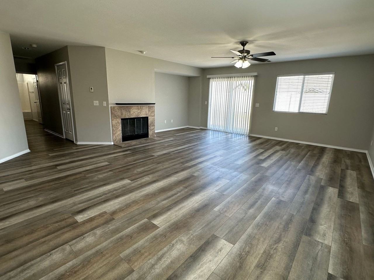 1016 Canyon Dr W - Photo 3 of 16