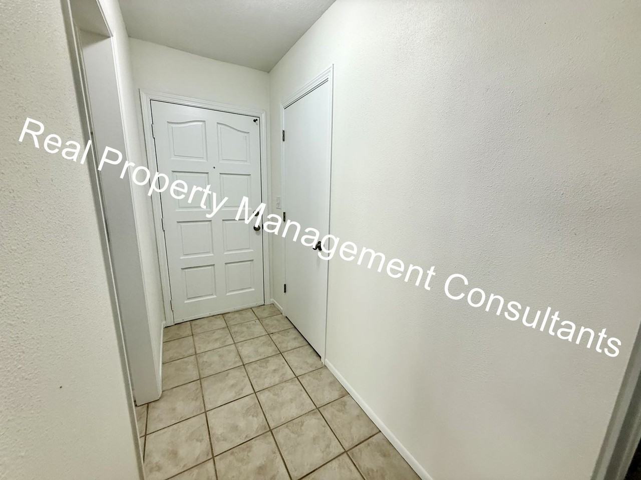 1421 W Ferrel Dr - Photo 3 of 37