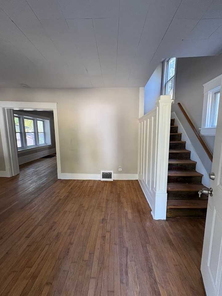 644 Easter Avenue - Photo 2 of 17