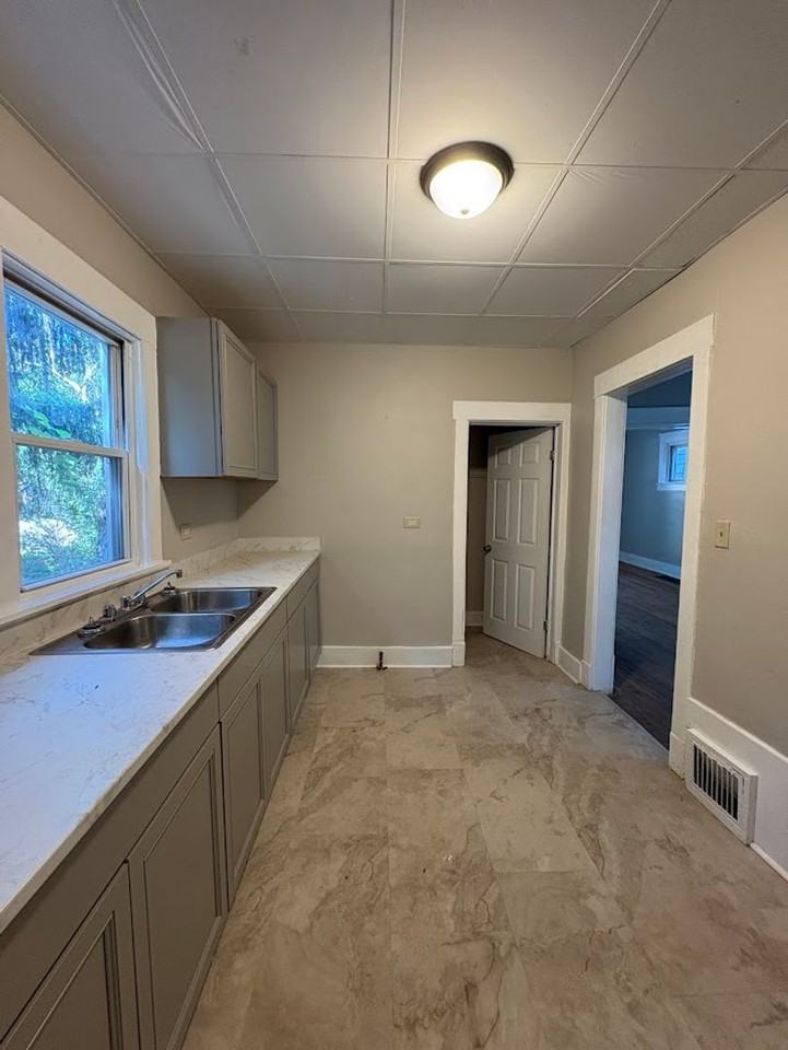 644 Easter Avenue - Photo 6 of 17