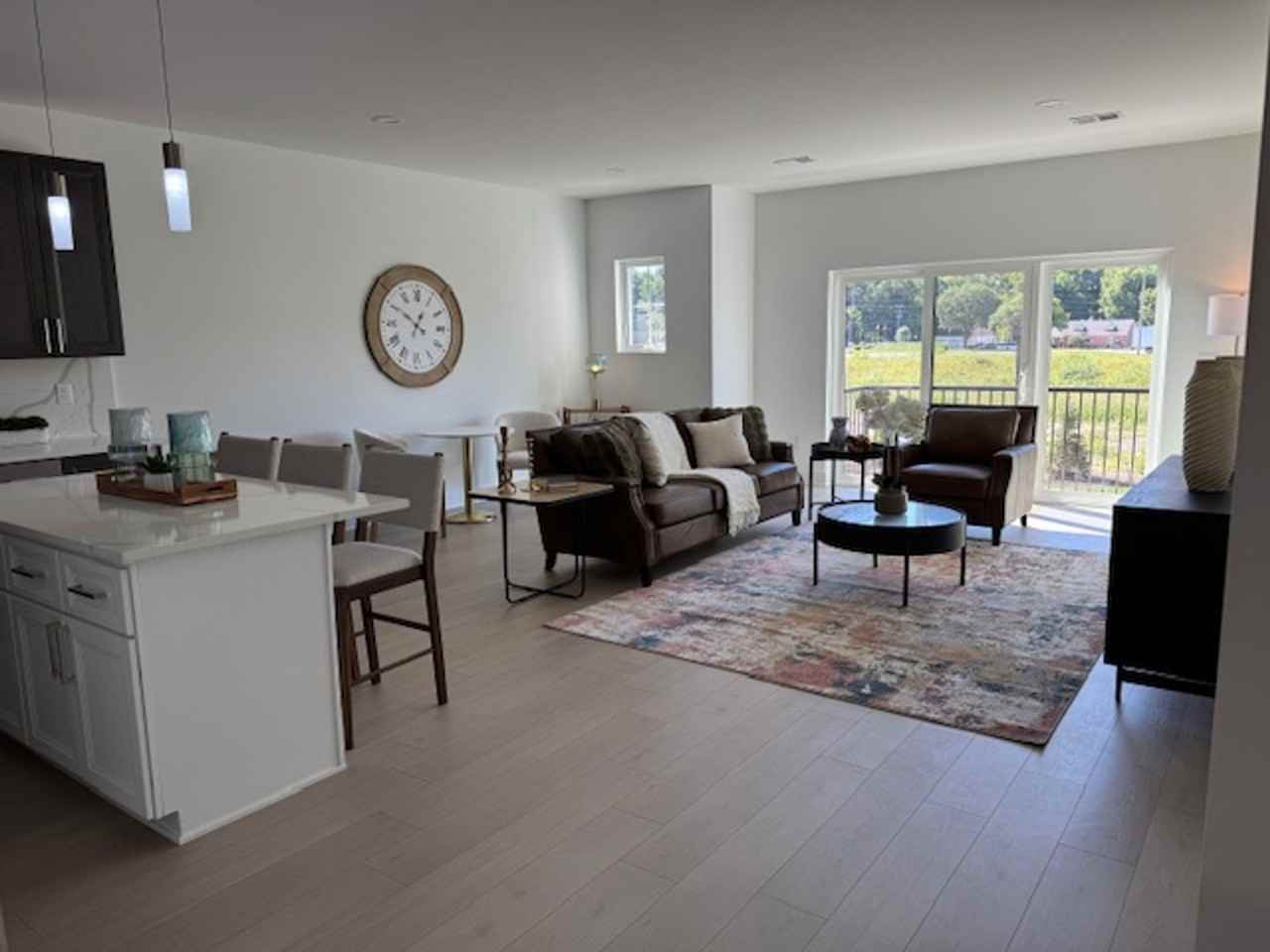 Enclave Chesterfield - Photo 5 of 37