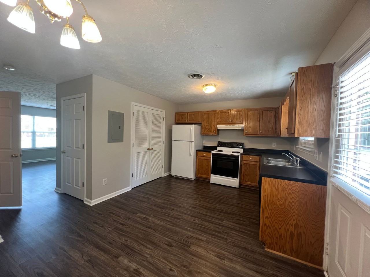 1503 Center Pointe Dr - Photo 7 of 17