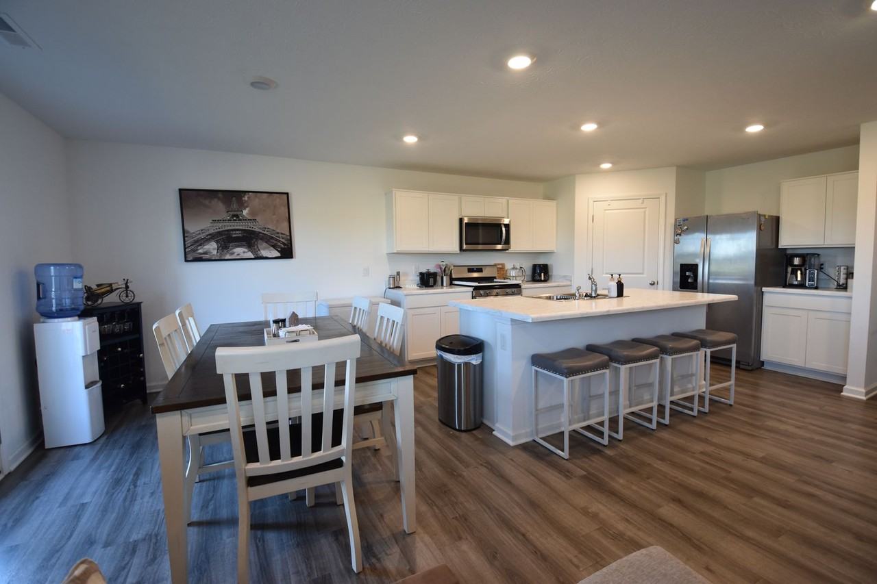 1358 Fleming Drive - Photo 4 of 20