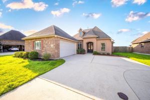 featured image of 6107 Waterford Ln