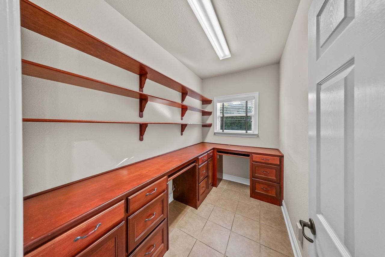 6107 Waterford Ln - Photo 7 of 16