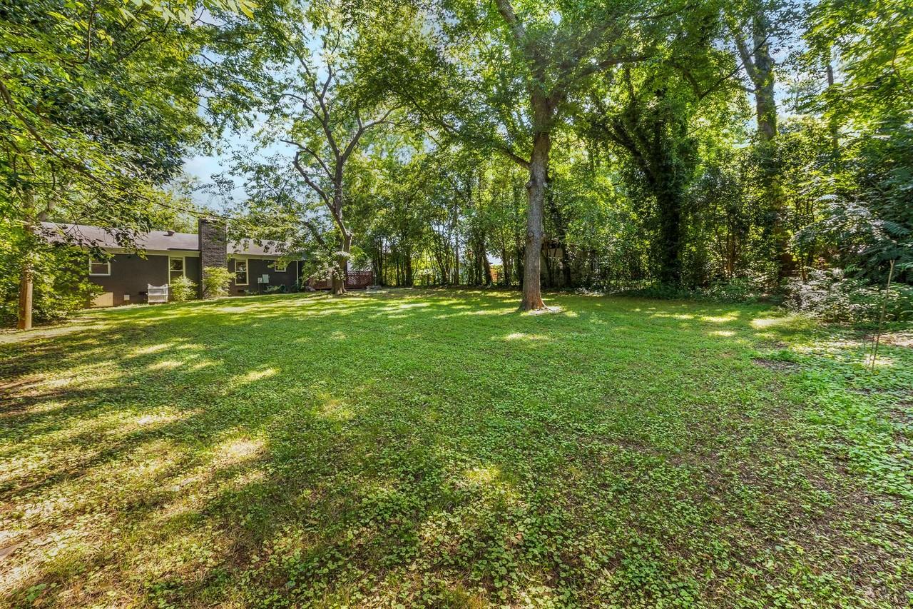 1126 E Woodlawn Rd - Photo 2 of 24