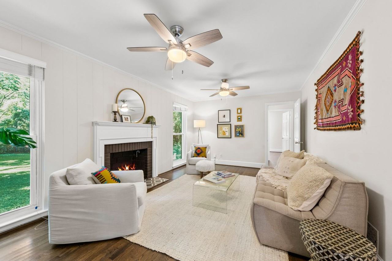 1126 E Woodlawn Rd - Photo 5 of 24