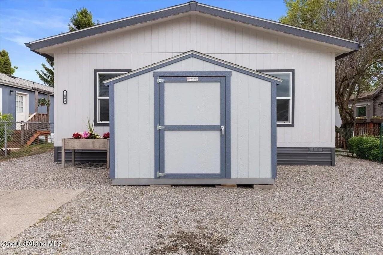 1802 W Windsor Ave - Photo 2 of 19