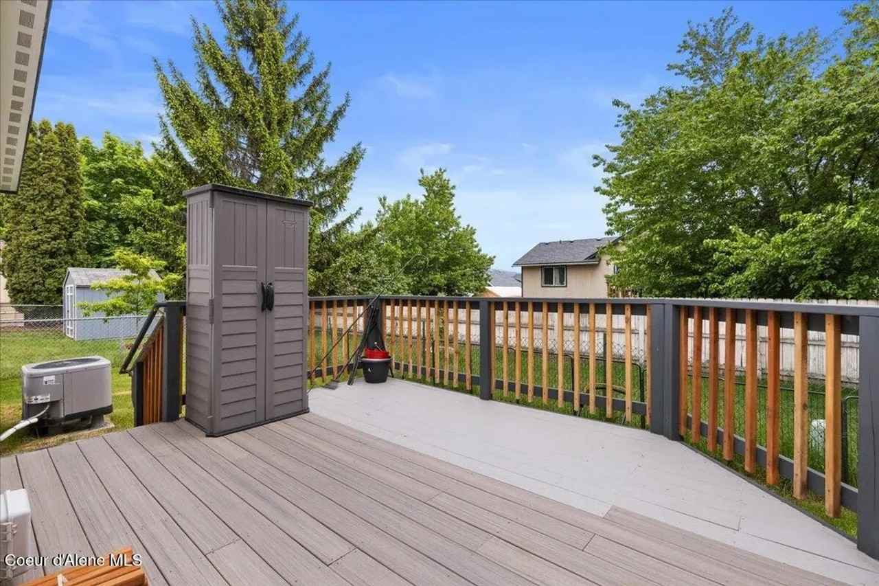 1802 W Windsor Ave - Photo 6 of 19