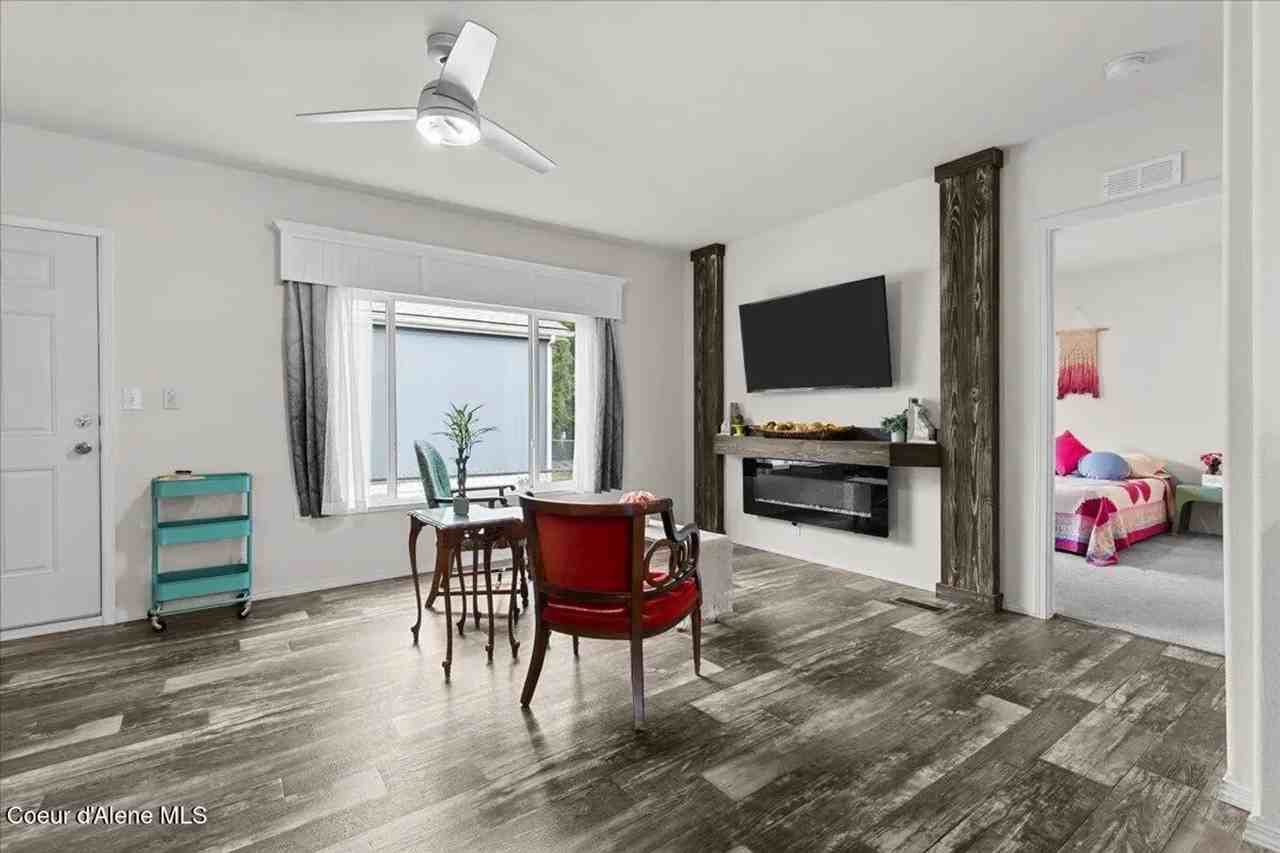 1802 W Windsor Ave - Photo 7 of 19