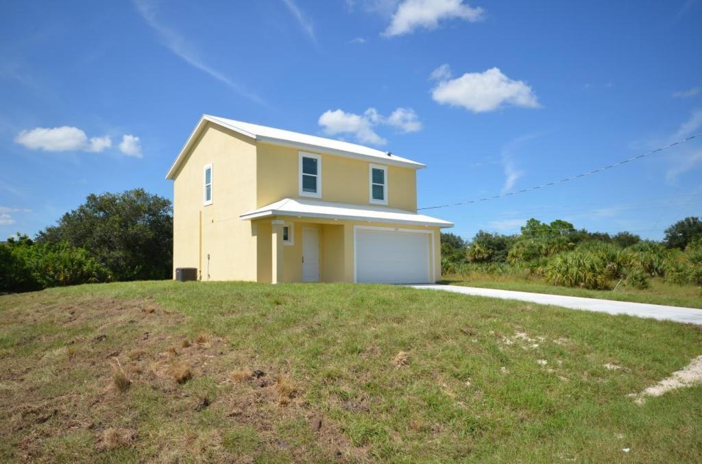 272 Pelton Cir - Photo 3 of 49