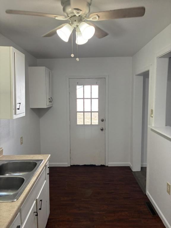 719 Stella Street - Photo 5 of 15