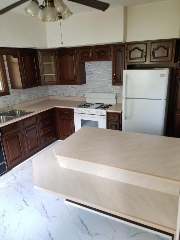 214 Palliser St - Photo 2 of 17