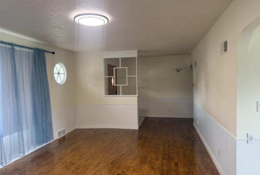 2817 8th St - Photo 2 of 24